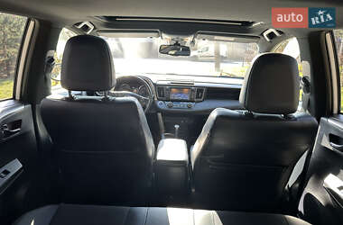 Внедорожник / Кроссовер Toyota RAV4 2018 в 