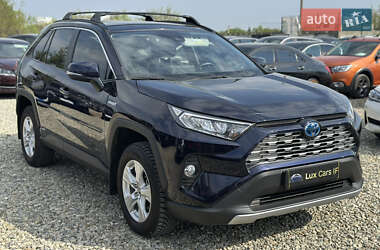 Позашляховик / Кросовер Toyota RAV4 2021 в Івано-Франківську