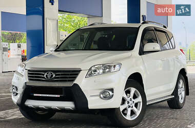Внедорожник / Кроссовер Toyota RAV4 2011 в 