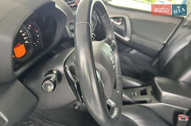 Внедорожник / Кроссовер Toyota RAV4 2011 в 