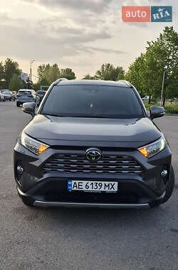 Внедорожник / Кроссовер Toyota RAV4 2020 в Днепре