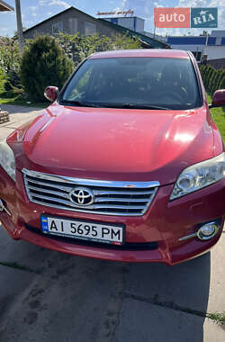 Внедорожник / Кроссовер Toyota RAV4 2012 в 