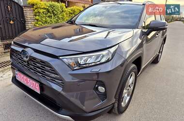 Внедорожник / Кроссовер Toyota RAV4 2020 в 