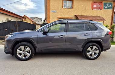 Внедорожник / Кроссовер Toyota RAV4 2020 в 
