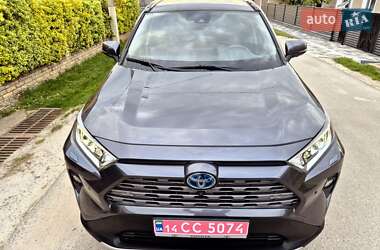Внедорожник / Кроссовер Toyota RAV4 2020 в 