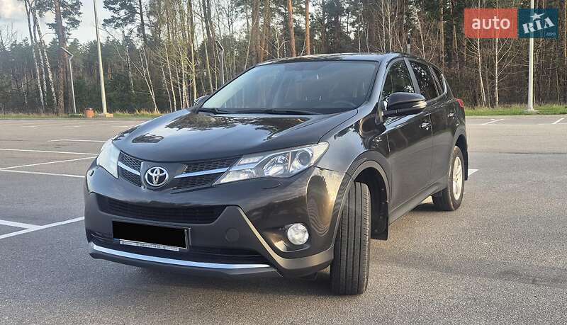 Внедорожник / Кроссовер Toyota RAV4 2014 в 