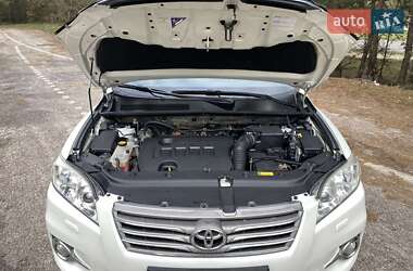 Внедорожник / Кроссовер Toyota RAV4 2010 в 