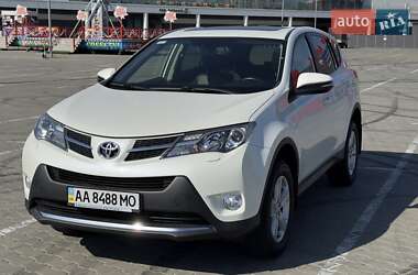 Внедорожник / Кроссовер Toyota RAV4 2013 в 