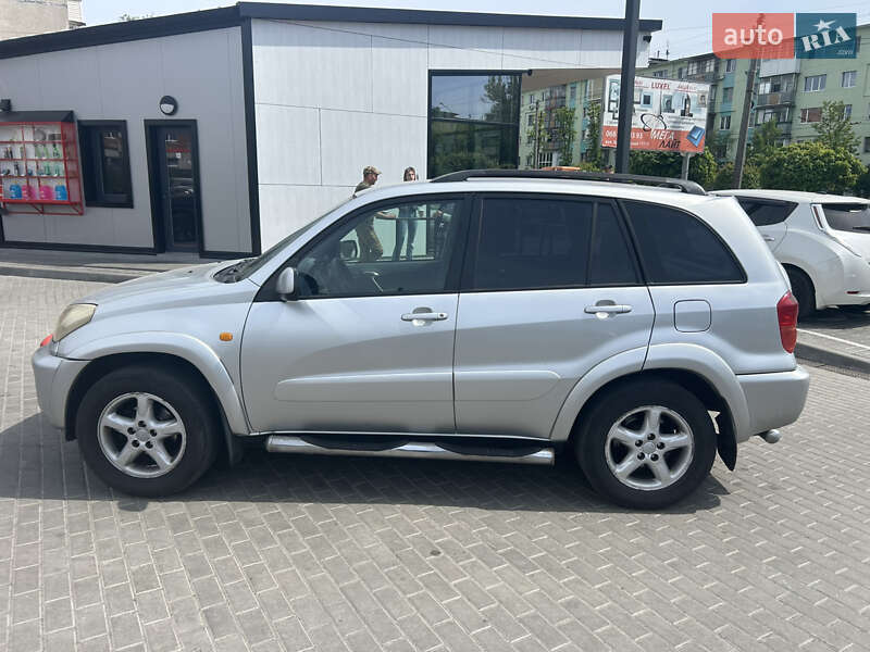 Позашляховик / Кросовер Toyota RAV4 2003 в Чернігові