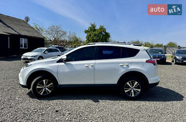 Внедорожник / Кроссовер Toyota RAV4 2016 в 