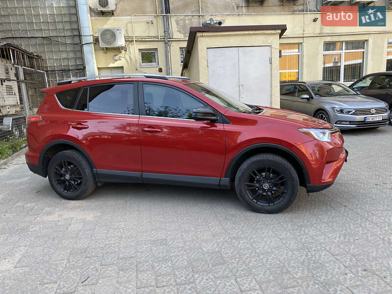 Внедорожник / Кроссовер Toyota RAV4 2016 в Львове