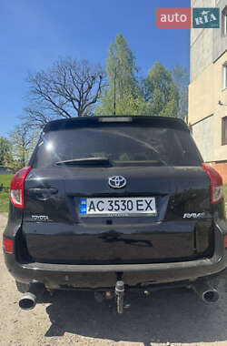 Позашляховик / Кросовер Toyota RAV4 2007 в 