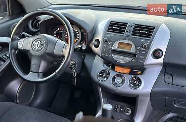 Внедорожник / Кроссовер Toyota RAV4 2008 в 