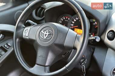 Внедорожник / Кроссовер Toyota RAV4 2008 в 