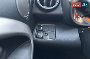 Внедорожник / Кроссовер Toyota RAV4 2008 в 