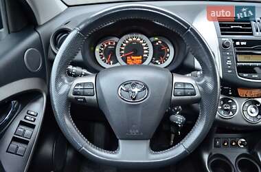 Позашляховик / Кросовер Toyota RAV4 2010 в 