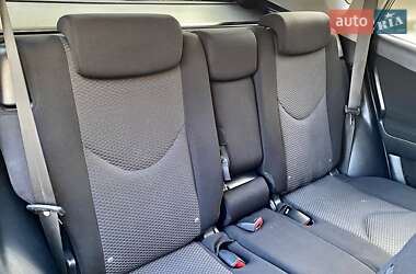 Позашляховик / Кросовер Toyota RAV4 2010 в 