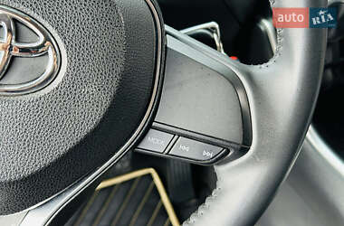Внедорожник / Кроссовер Toyota RAV4 2021 в 