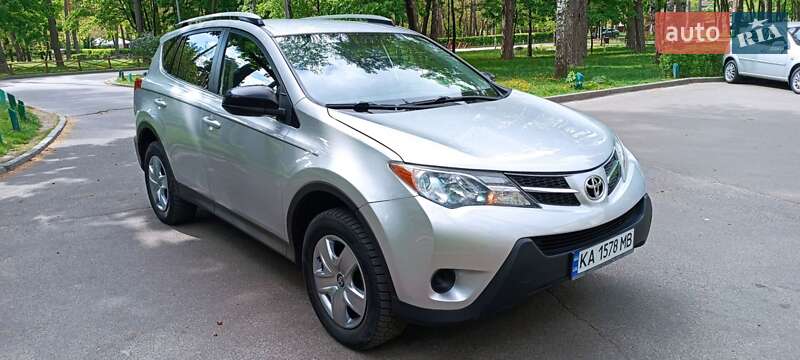 Позашляховик / Кросовер Toyota RAV4 2014 в 