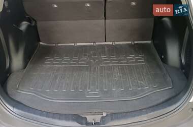 Позашляховик / Кросовер Toyota RAV4 2014 в 