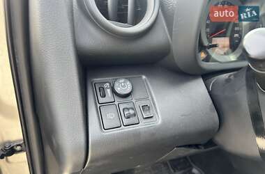 Внедорожник / Кроссовер Toyota RAV4 2006 в 