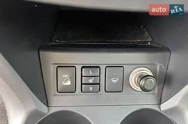 Внедорожник / Кроссовер Toyota RAV4 2006 в 