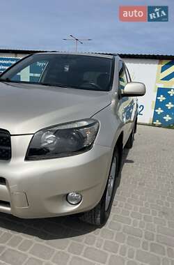 Внедорожник / Кроссовер Toyota RAV4 2006 в 