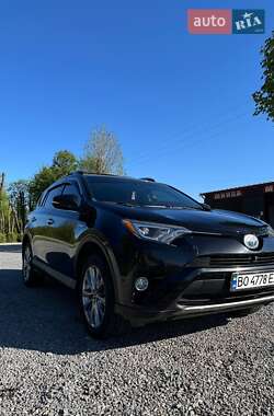 Внедорожник / Кроссовер Toyota RAV4 2017 в Збараже