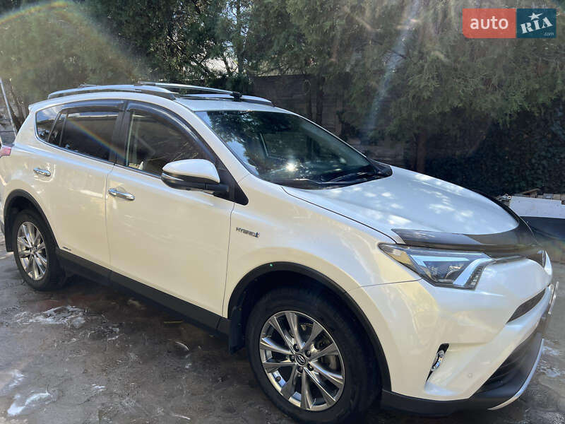 Позашляховик / Кросовер Toyota RAV4 2016 в Дніпрі