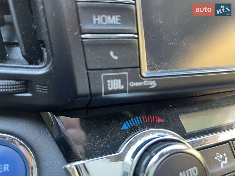 Позашляховик / Кросовер Toyota RAV4 2016 в Дніпрі