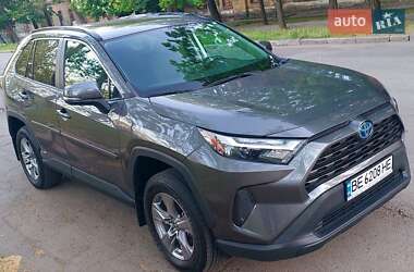 Позашляховик / Кросовер Toyota RAV4 2022 в 