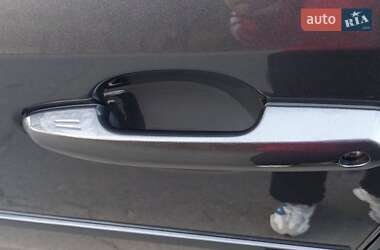 Позашляховик / Кросовер Toyota RAV4 2022 в 