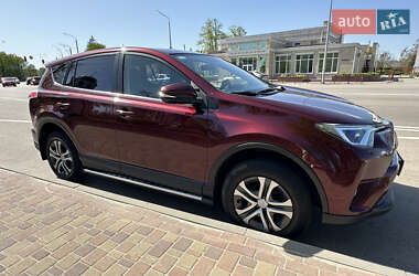 Внедорожник / Кроссовер Toyota RAV4 2016 в 