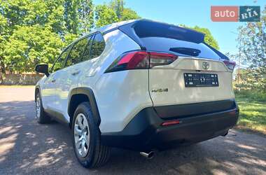 Внедорожник / Кроссовер Toyota RAV4 2019 в 