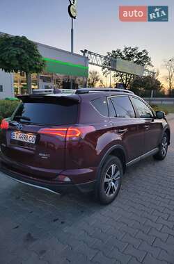 Внедорожник / Кроссовер Toyota RAV4 2017 в 