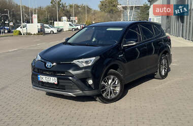 Внедорожник / Кроссовер Toyota RAV4 2017 в Ровно