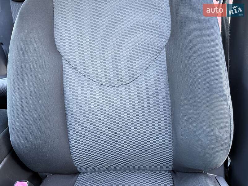 Позашляховик / Кросовер Toyota RAV4 2007 в Дніпрі