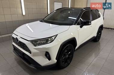 Позашляховик / Кросовер Toyota RAV4 2023 в Умані