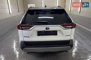 Внедорожник / Кроссовер Toyota RAV4 2023 в 
