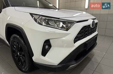 Внедорожник / Кроссовер Toyota RAV4 2023 в 