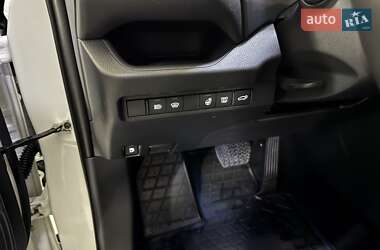 Внедорожник / Кроссовер Toyota RAV4 2023 в 