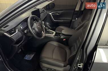 Внедорожник / Кроссовер Toyota RAV4 2024 в 