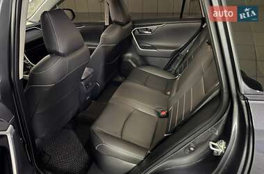 Внедорожник / Кроссовер Toyota RAV4 2024 в 