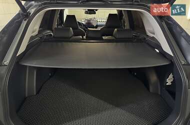 Внедорожник / Кроссовер Toyota RAV4 2024 в 