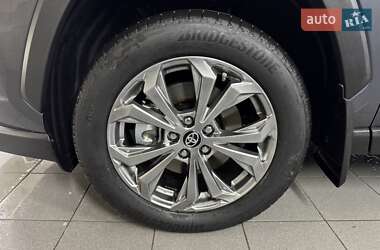 Внедорожник / Кроссовер Toyota RAV4 2024 в 