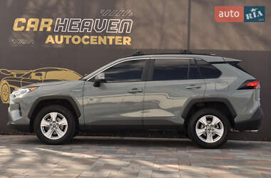 Позашляховик / Кросовер Toyota RAV4 2019 в 