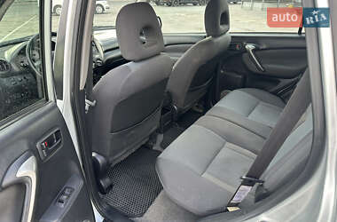 Внедорожник / Кроссовер Toyota RAV4 2005 в 
