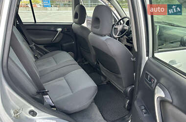 Внедорожник / Кроссовер Toyota RAV4 2005 в 