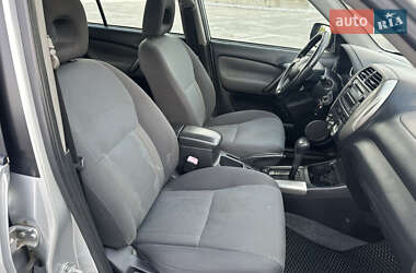 Внедорожник / Кроссовер Toyota RAV4 2005 в 