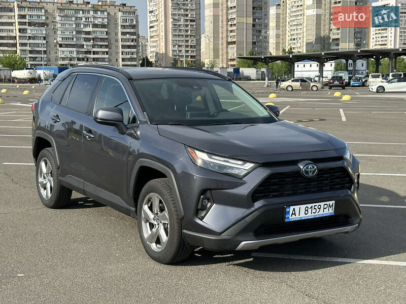 Позашляховик / Кросовер Toyota RAV4 2021 в Києві